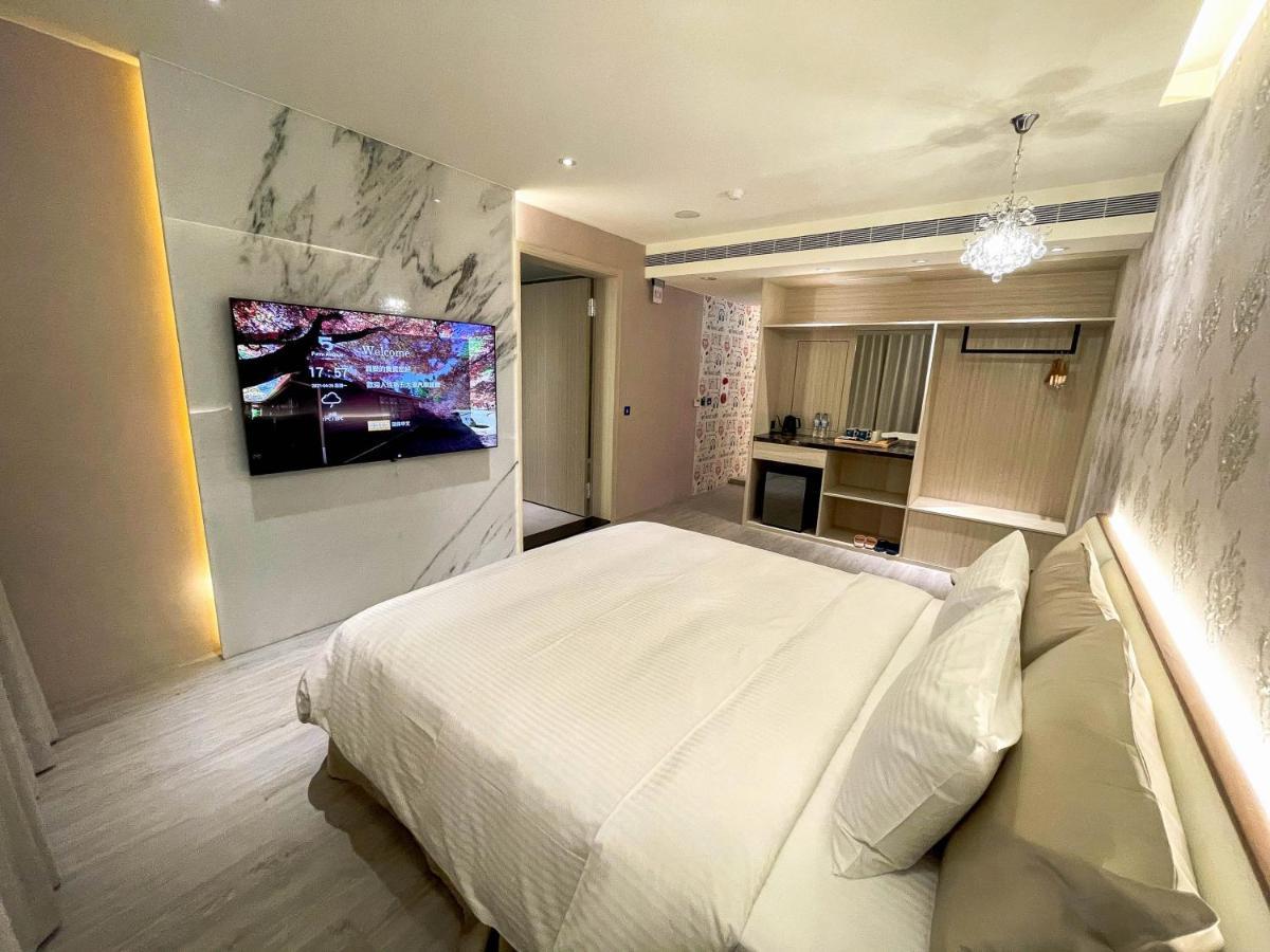 Fifth Avenue Motel Đài Trung Ngoại thất bức ảnh