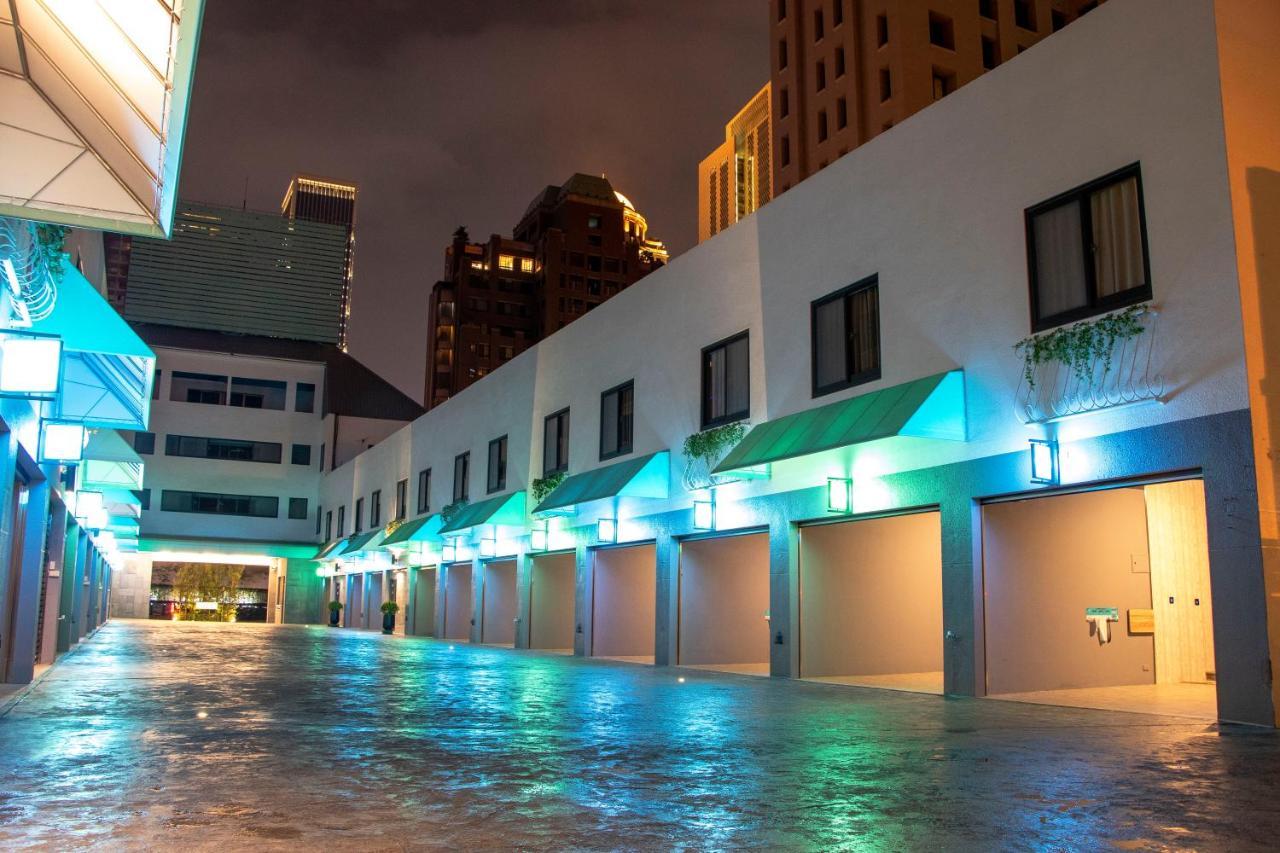 Fifth Avenue Motel Đài Trung Ngoại thất bức ảnh