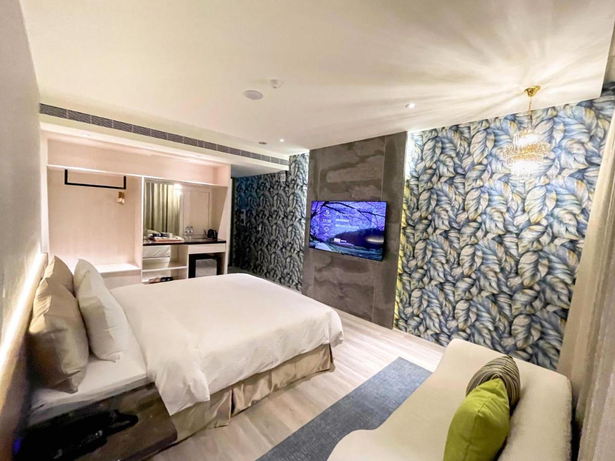 Fifth Avenue Motel Đài Trung Ngoại thất bức ảnh